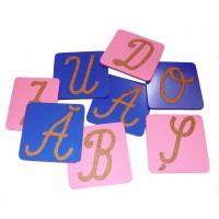 Litere mari cursive din glasspapier